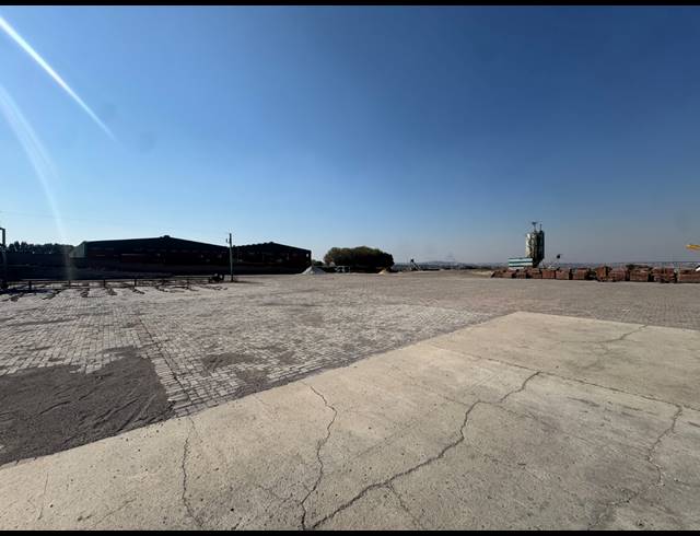 22,490M² INDUSTRIAL YARD TO LET IN CHAMDOR